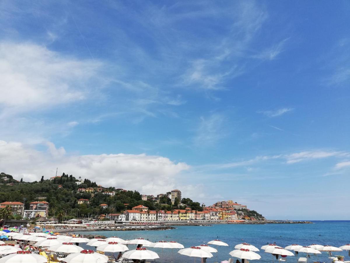 Monolocale Con Giardino E Parcheggio Privato Citra Zero Zero Ottanta Trentuno Lt 0281 Διαμέρισμα Imperia Εξωτερικό φωτογραφία